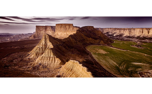 Parque Natural de las Bardenas Reales uno de los parajes naturales emblemáticos de Navarra y declarado Reserva de la Biosfera por la UNESCO.