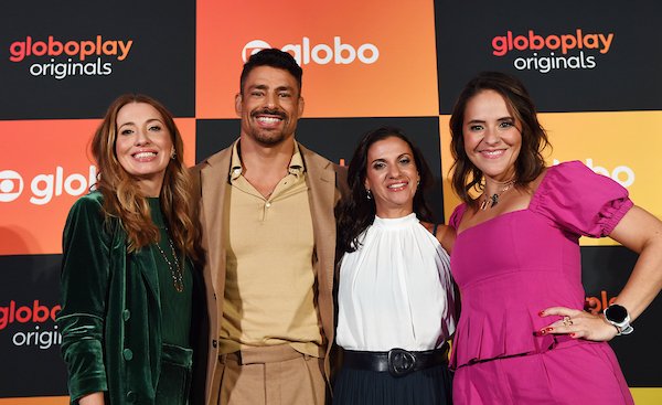 Duda Pereira, Cauã Reymond, Angela Colla y Marcela Parise en la presentación realizada en Miami.