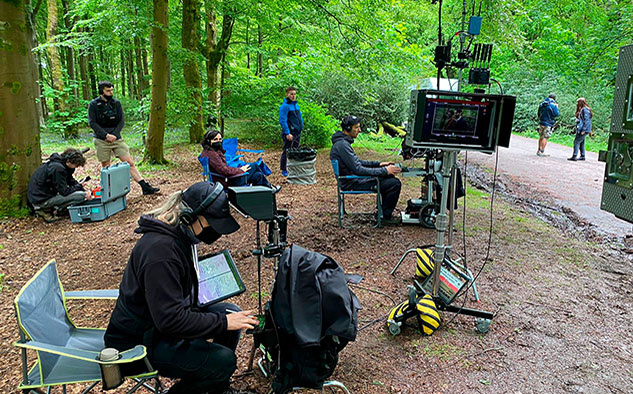 El rodaje de la serie de tres partes comenzó a fines de abril en lugares de Aberdeenshire y Glasgow, en Escocia.