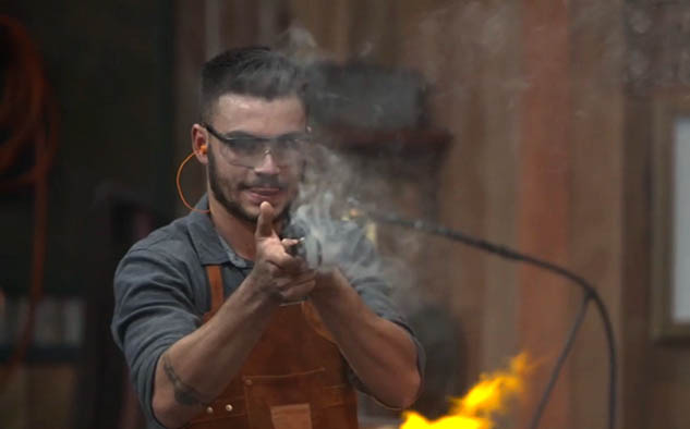 Facundo Fadón proveniente de Corrientes, Argentina, es el forjador más joven de toda la competencia.