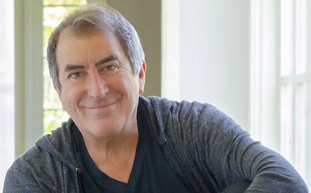 La serie contará con el talentoso Kenny Ortega a cargo de las coreografías