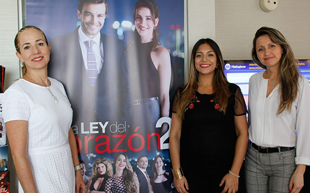 Junto a María Lucía, las integrantes del equipo de ventas internacionales de RCN Luisa Fernández Pérez Avella y Lina María Waked.