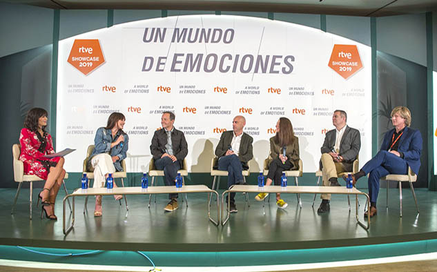 Promesas de arena en escena. Mesa redonda especial para el seriado aún sin fecha de estreno.