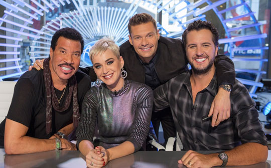 Jurados y presentador de la nueva edición de American Idol por ABC