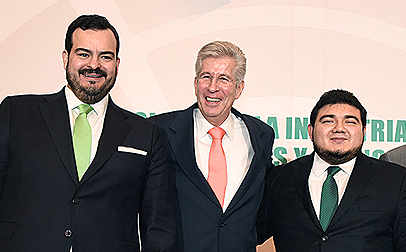 De la Cruz, Ruiz Esparza y Gutiérrez durante la Asamblea de Canieti
