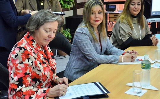 CONATEL y la DINAPI firman acuerdo de cooperación para combatir la piratería en Paraguay