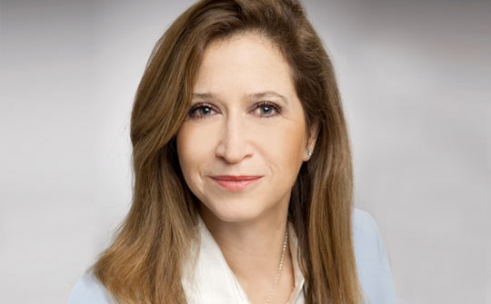 Giannina Antola, Gerente de ventas 