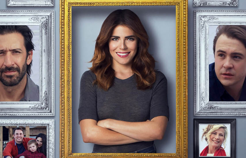 “Everybody Loves Somebody” sigue a la hermosa e independiente Clara Barrón (Karla Souza) una mujer que parece tenerlo todo.