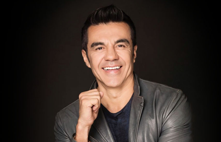 Adrián Uribe