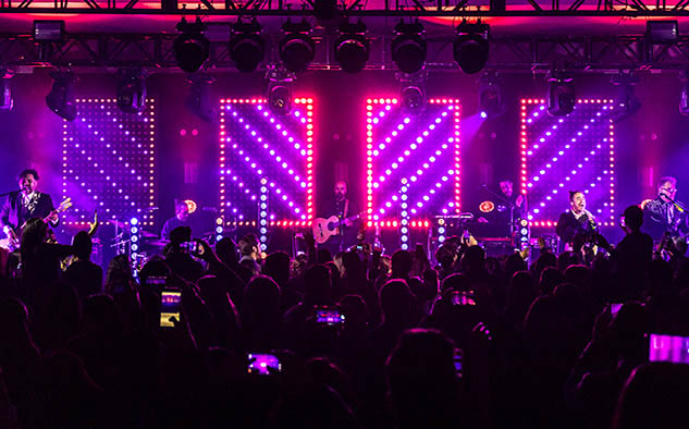 La legendatia banda Café Tacvba animó el Upfront 2019.
