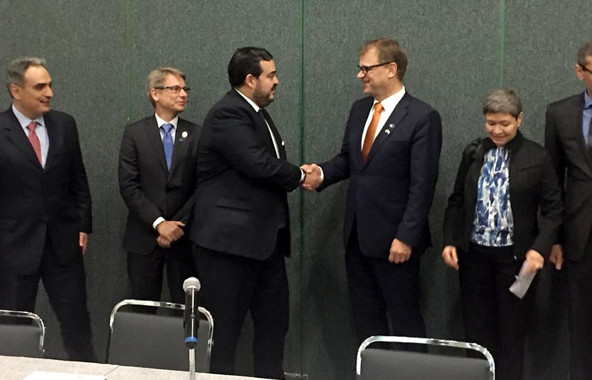 Juha Sipilä ministro de Finlandia durante su visita a Canieti