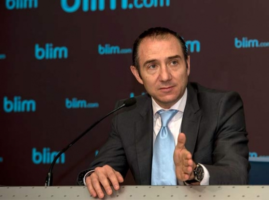 Carlos Sandoval, director general de blim, en plena conferencia de presentación del servicio.