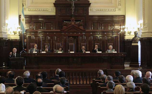 La Corte Suprema de la Nación dejó sin defensa legal en el país al mayor multimedio del país, dueño de un poderoso grupo de TV de pago.
