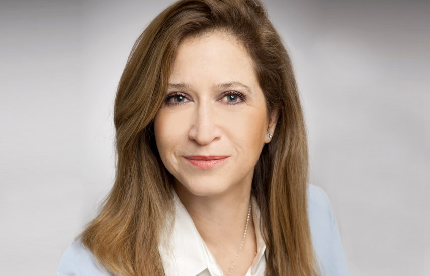 Giannina Antola, Gerente de ventas 