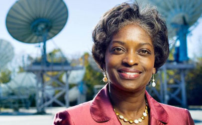 La presidenta en funciones de la FCC, Mignon Clyburn, avala la iniciativa por que permite "un mayor acceso al capital y habilita a posibles nuevos inversores para el sector broadcast".