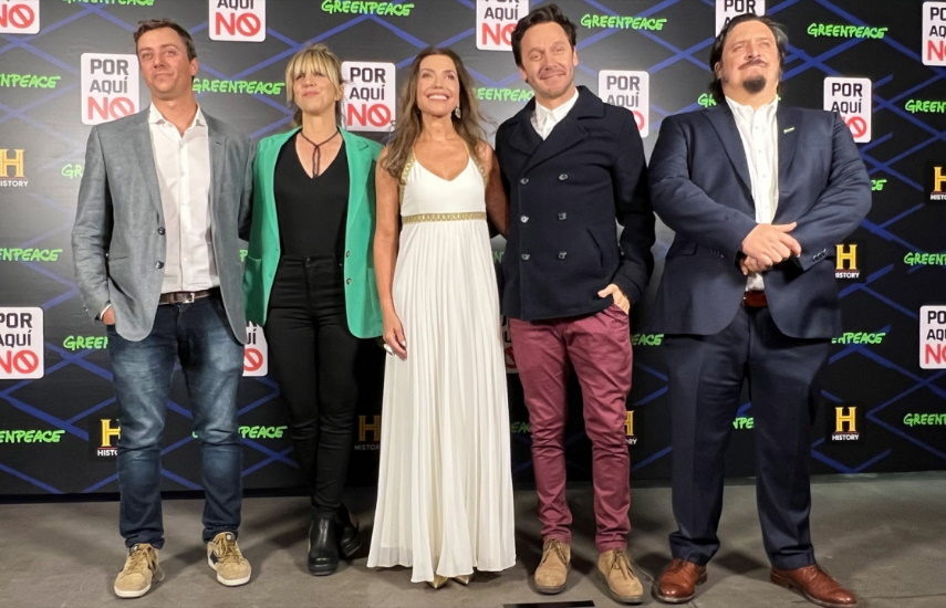 Lucas Rojo (History), Natalia Machain (Greenpeace Arg), Carolina Arregui, Benjamin Vicuña y Matias Asún (Greenpeace Chile)