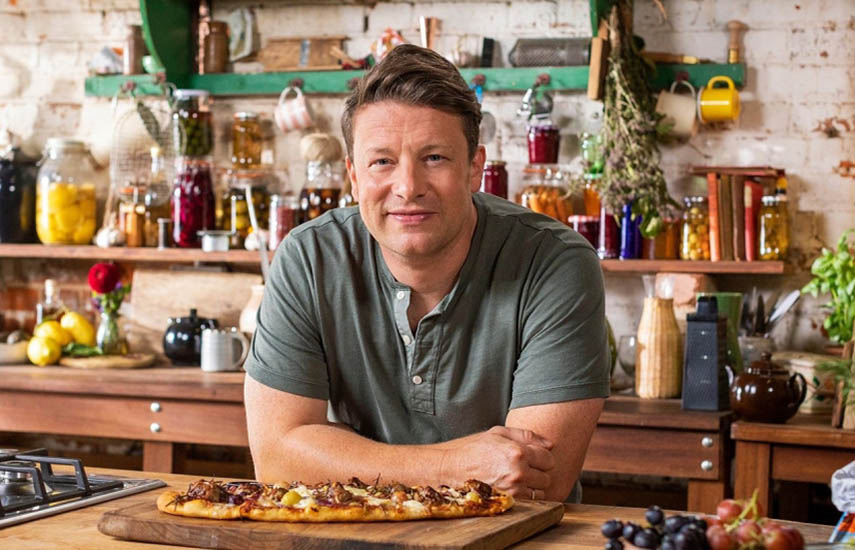 El célebre chef británico Jamie Oliver aterriza en el canal de comida portugués 24Kitchen.