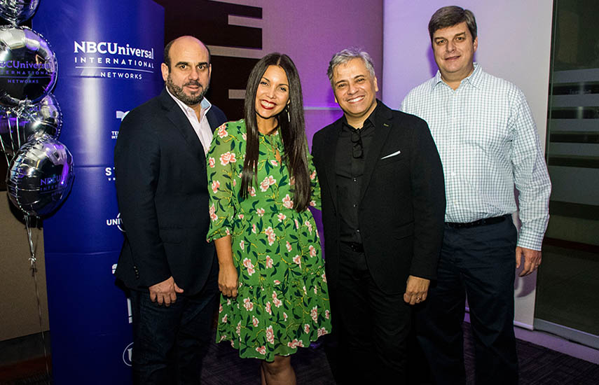 Ejecutivos de NBCUniversal Networks Latin America y Telefónica Media Networks, tras sellarse el acuerdo en Perú.