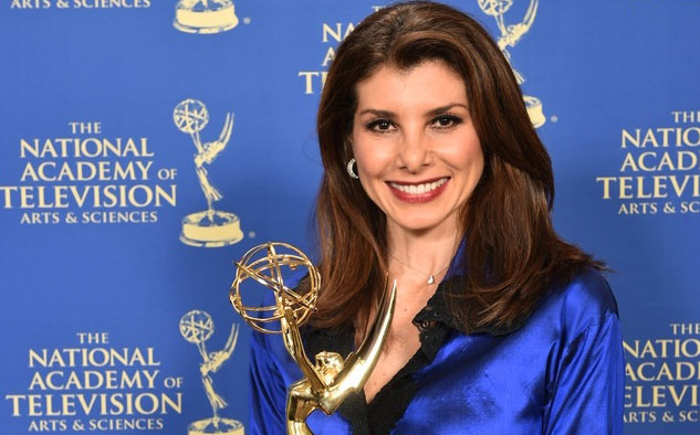 Patricia Janiot con el Emmy ganado por el ciclo de noticias que conduce, Panorama Mundial.