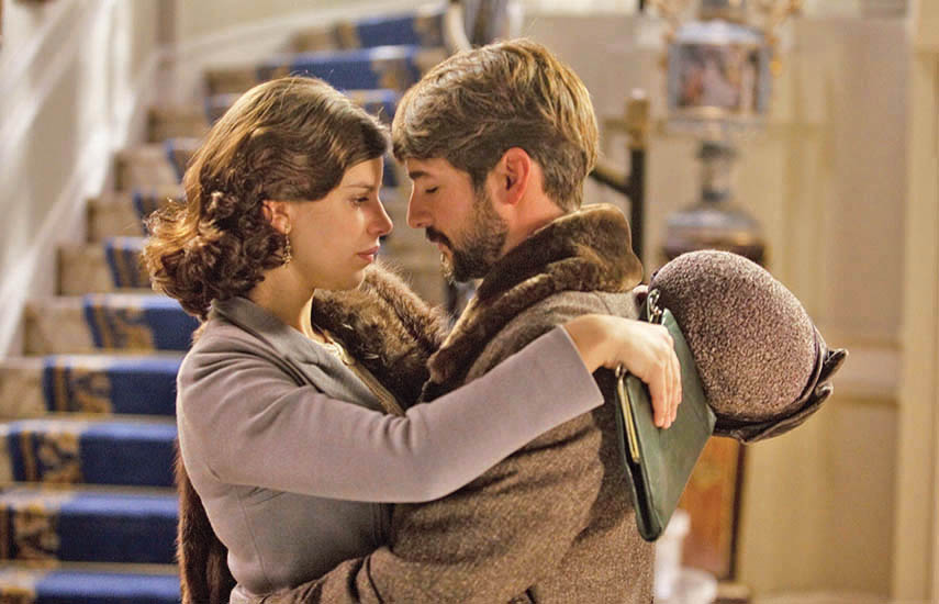 Dirigida por Jordi Frades, la serie cuenta con un elenco talentoso liderado por Félix Gómez y Verónica Sánchez.
