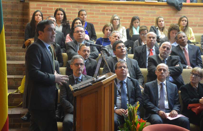 Simón_Gaviria