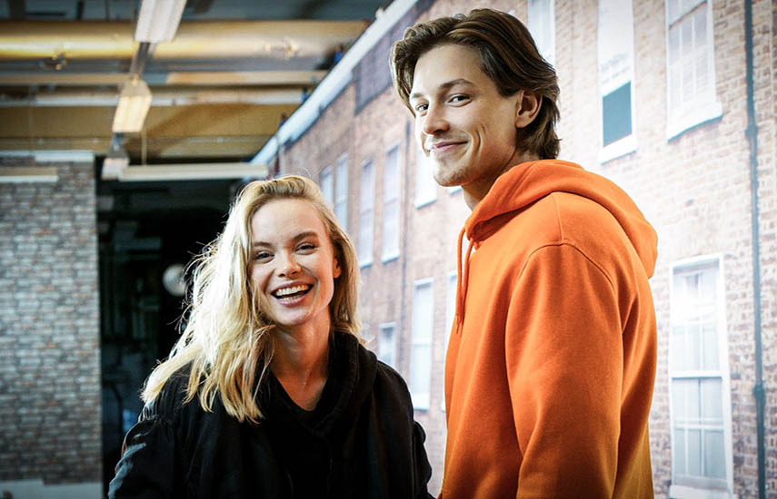David (Simon Lööf) y Siri (Matilda Källström), protagonizan este romance.