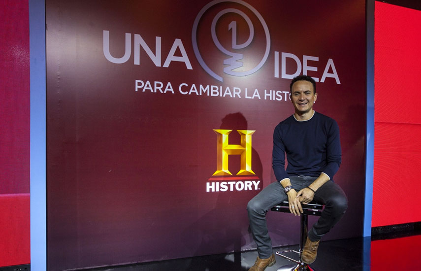 El cantante y compositor colombiano Fonseca, Embajador 2017 de Una Idea Para Cambiar la Historia.