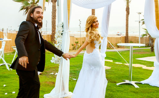Chalkboard se asocia con Armoza en Marry Me Now